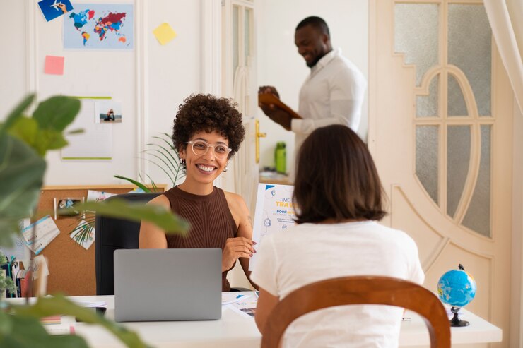 Saleswoman in a discussion with a customer